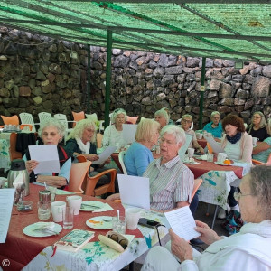Singen beim Frauenfrühstuck